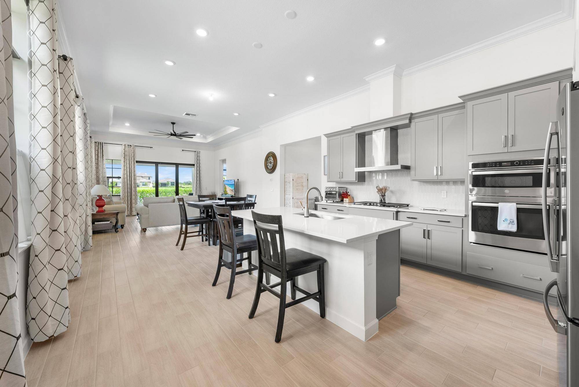 521 SE Fascino CIR, Port Saint Lucie, FL 34984
