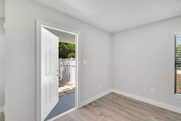 Vero Beach, FL 32962,1256 SW 16th AVE