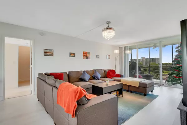 Pompano Beach, FL 33069,3800 Oaks Clubhouse DR 503
