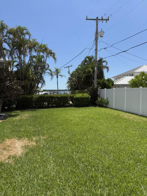 North Palm Beach, FL 33408,118 Yacht Club DR 1