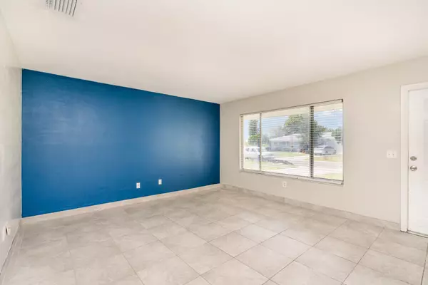 Palm Bay, FL 32905,991 NE Gatewood CT