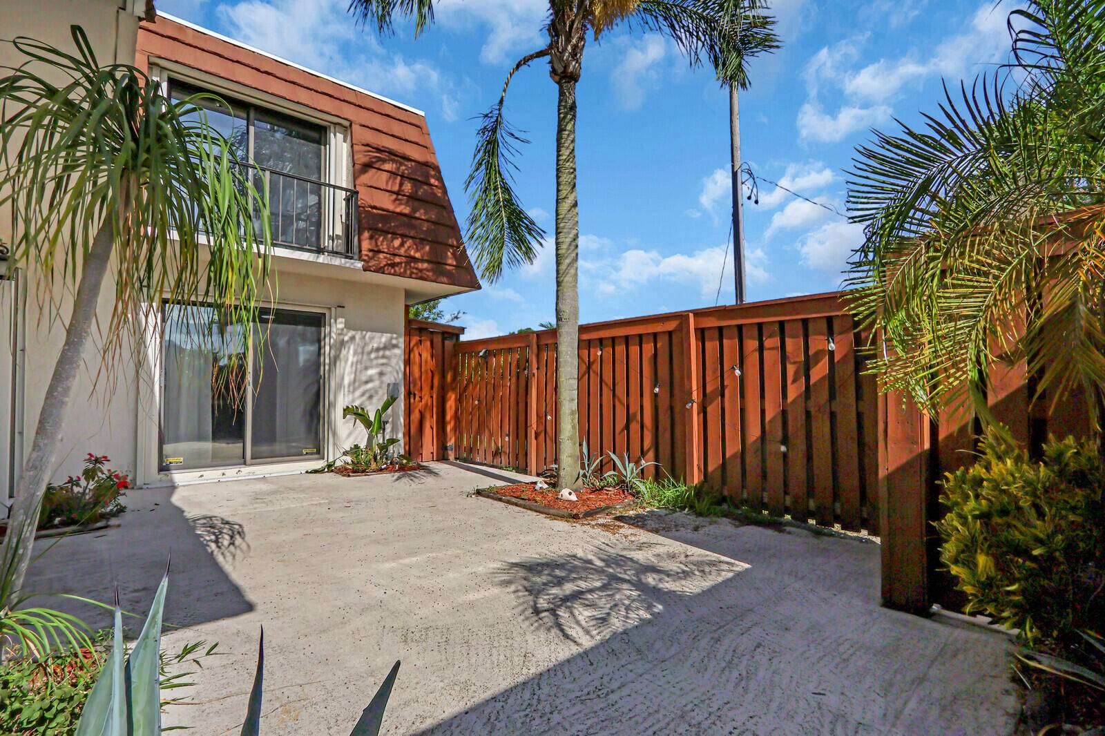 Jupiter, FL 33469,3900 County Line RD 1c