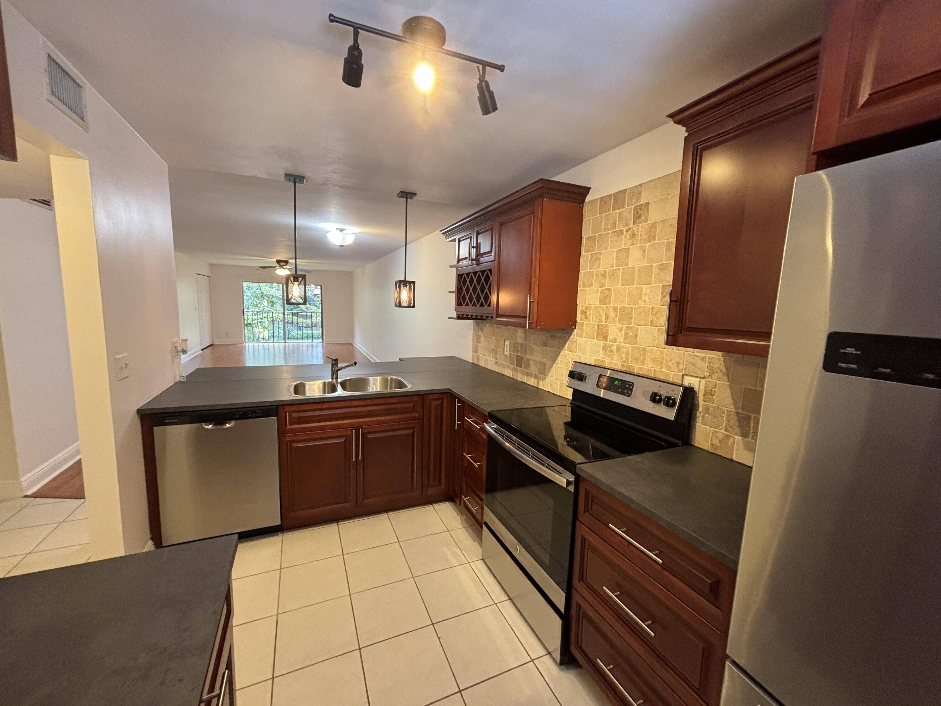 2895 SW 22nd AVE 2060, Delray Beach, FL 33445