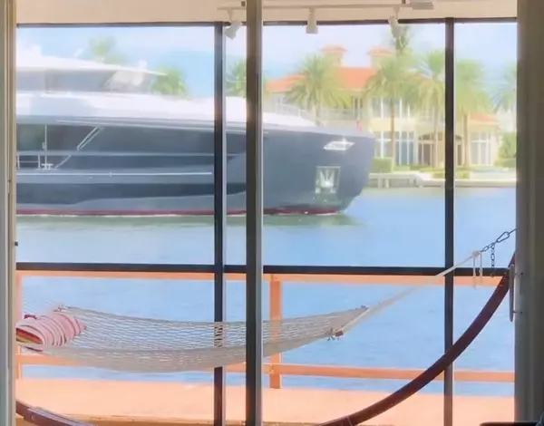 Boynton Beach, FL 33435,710 NE 7th ST 105