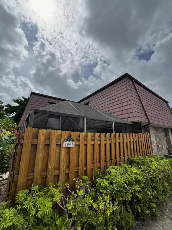 7801 W W Courtyard Run RUN, Boca Raton, FL 33433