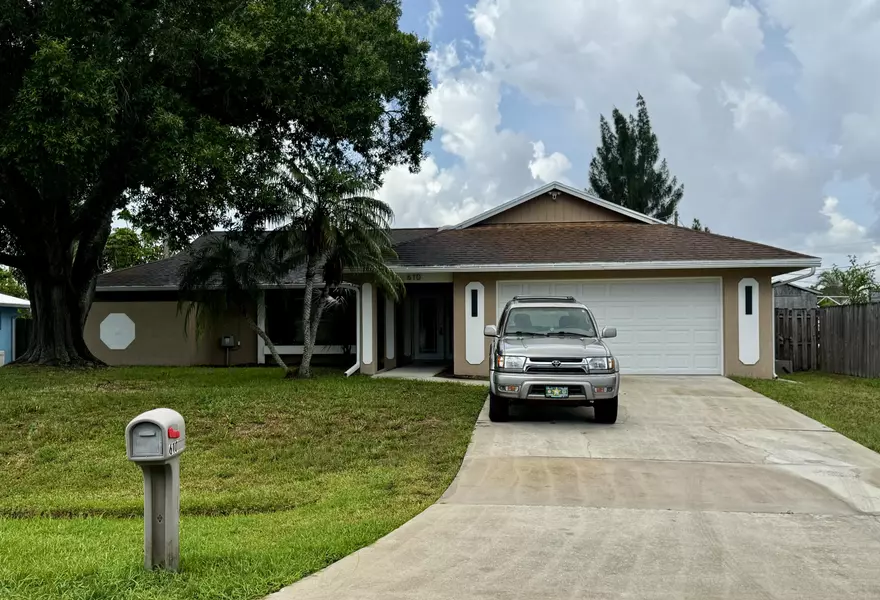 610 SE Forgal ST, Port Saint Lucie, FL 34983