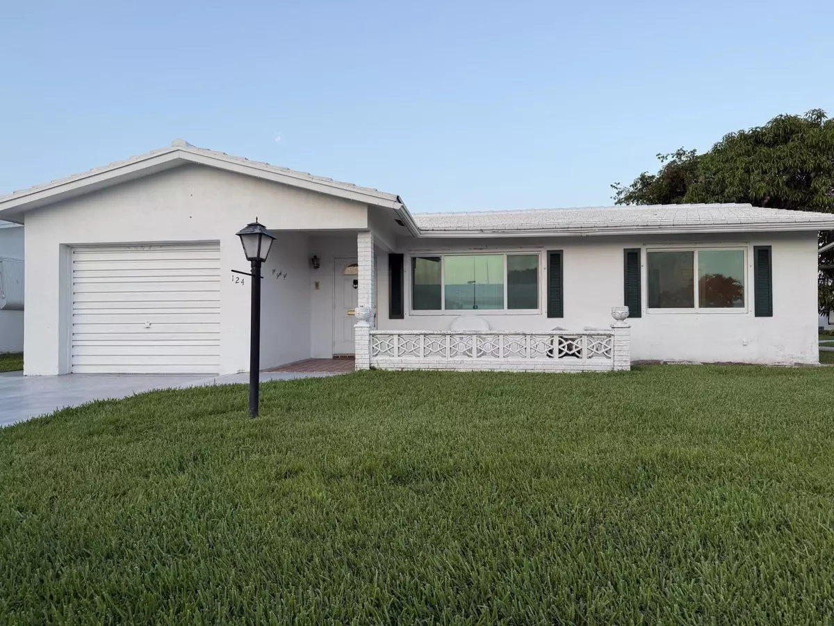 Boynton Beach, FL 33426,124 SW 9th ST