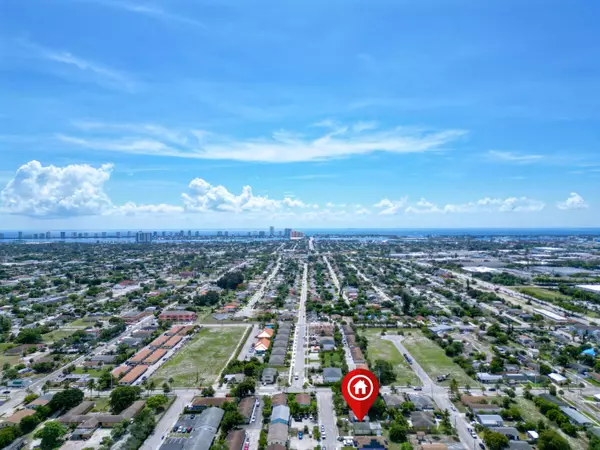 Riviera Beach, FL 33404,1627 W 26th CT