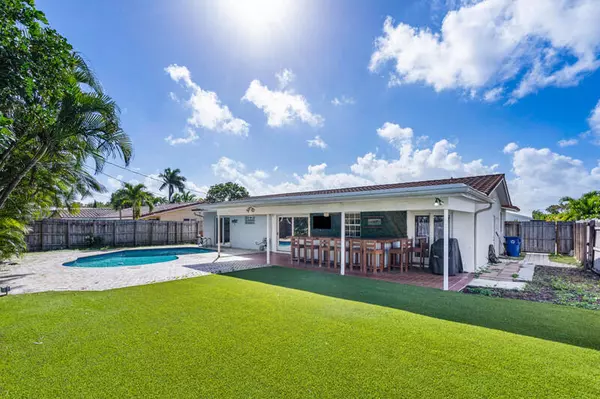 5730 NE 19th TER, Fort Lauderdale, FL 33308