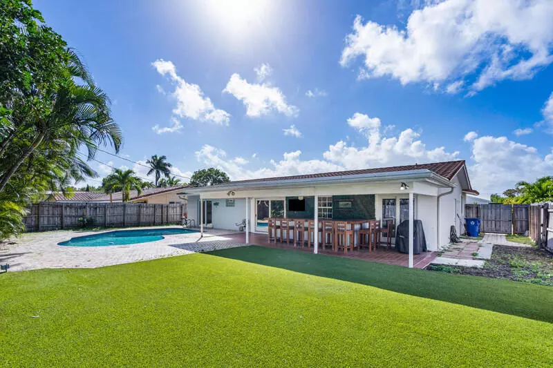 5730 NE 19th TER, Fort Lauderdale, FL 33308