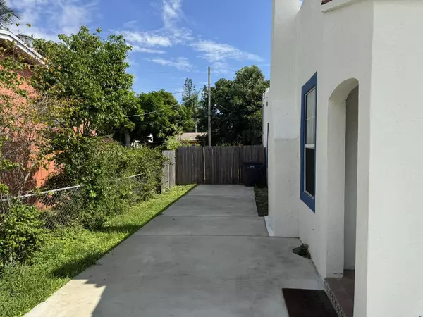 West Palm Beach, FL 33407,639 38th ST