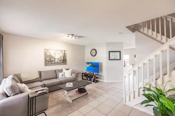 Tamarac, FL 33321,5900 S Golden Beauty LN 5900