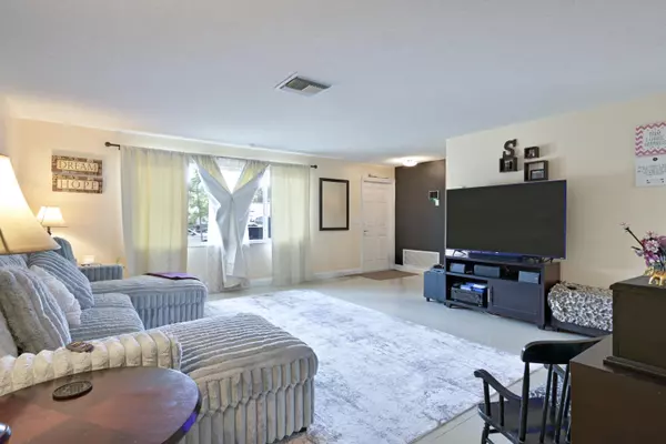 Palm Springs, FL 33461,425 San Mateo DR