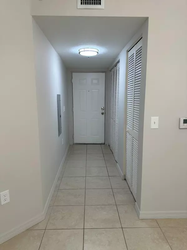 West Palm Beach, FL 33409,4151 San Marino BLVD 107