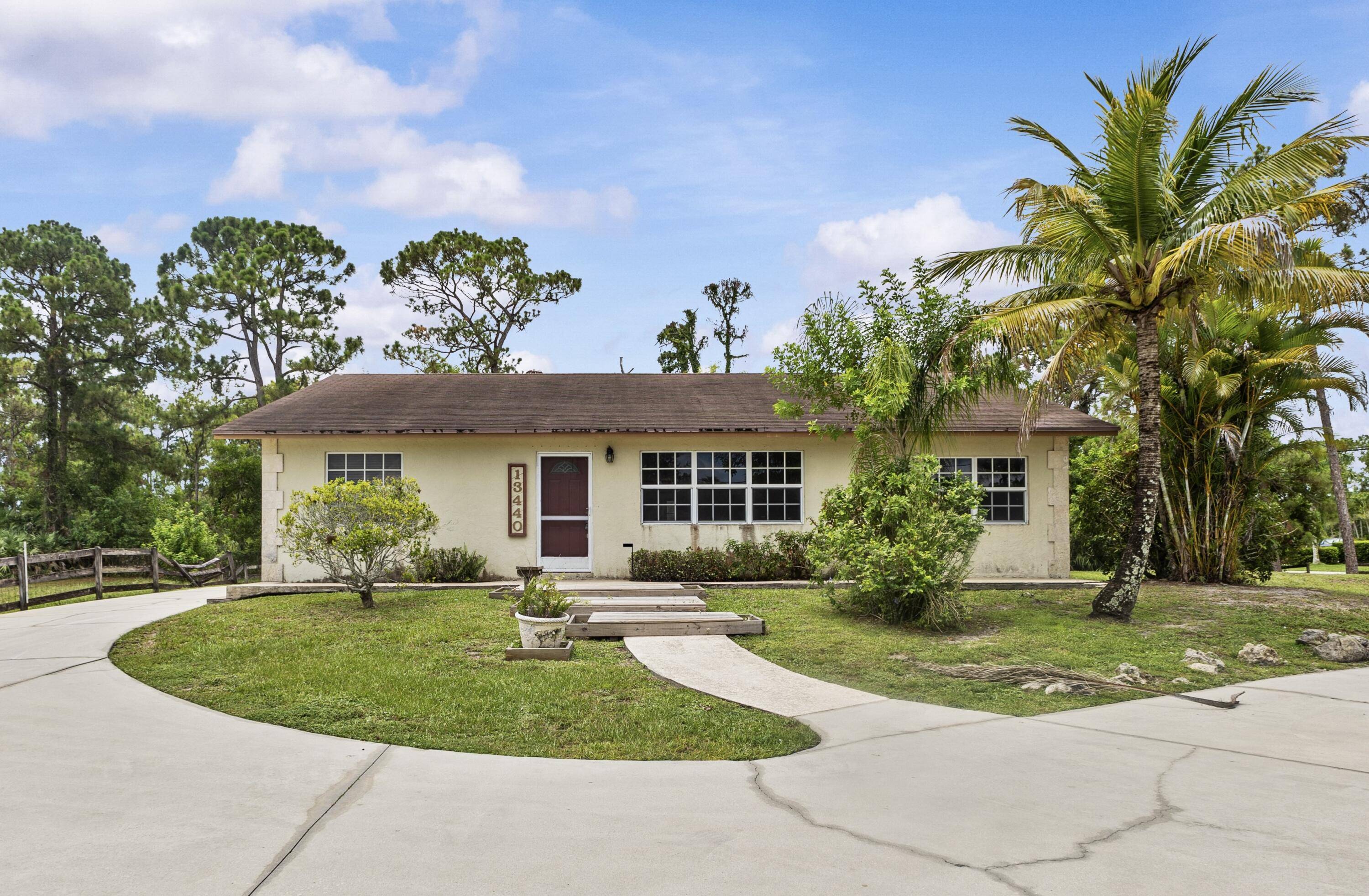 13440 N 53rd CT, The Acreage, FL 33411