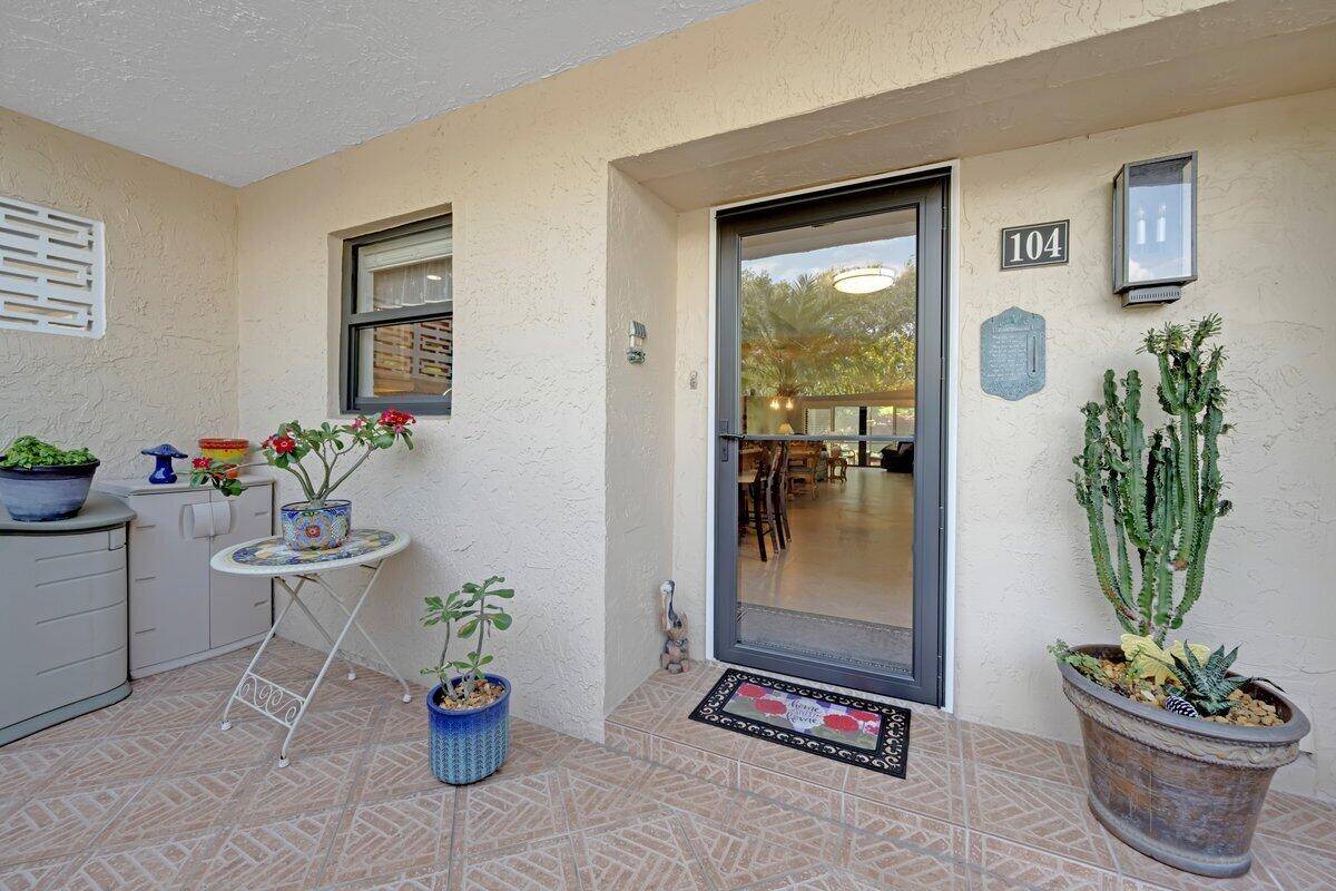 Jupiter, FL 33477,300 N Highway A1a 104o