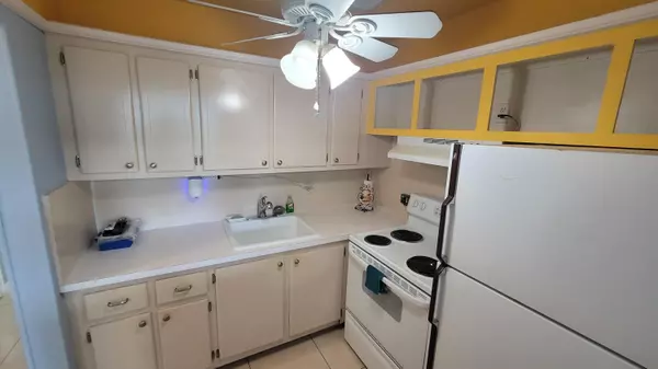 West Palm Beach, FL 33417,175 Salisbury H