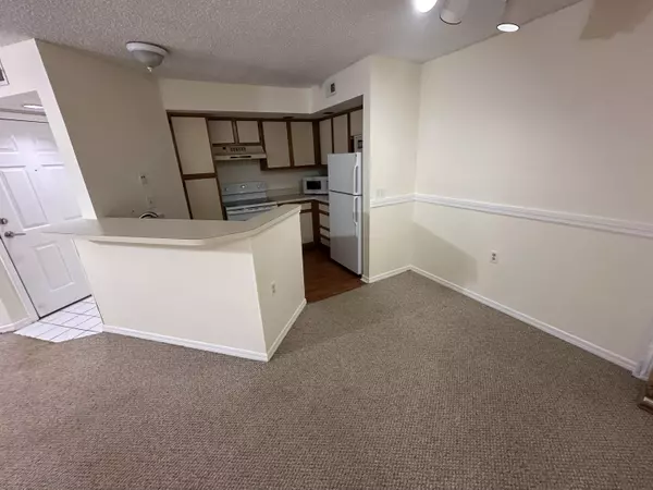 West Palm Beach, FL 33409,1401 Village BLVD 1914