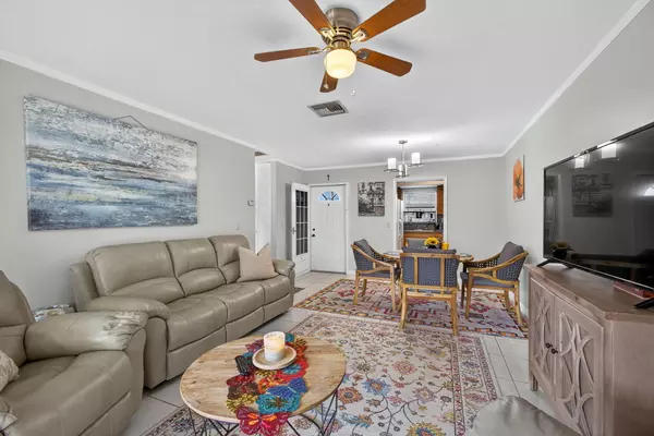 West Palm Beach, FL 33415,2611 W W Barkley DR C