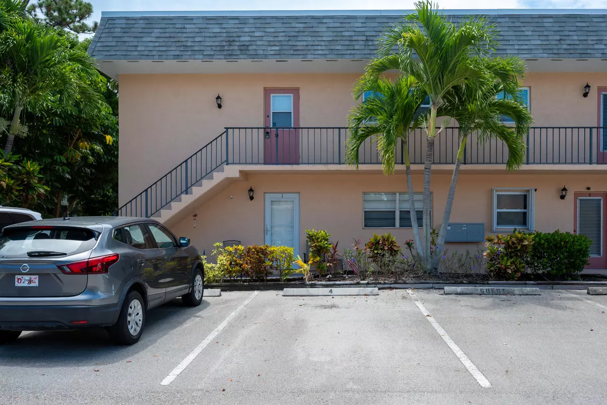 Stuart, FL 34996,2950 SE Ocean BLVD #39-4