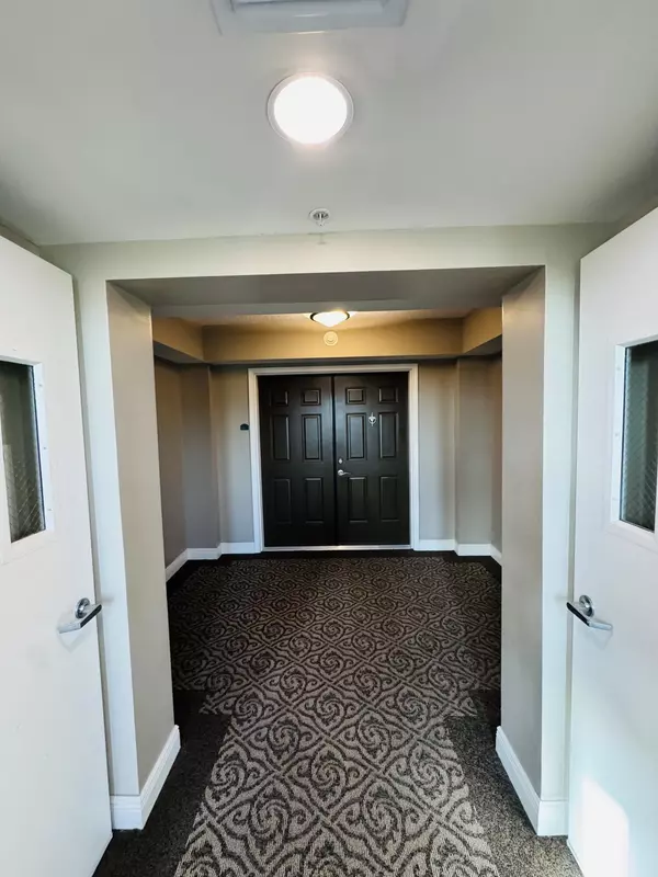 West Palm Beach, FL 33401,610 Clematis ST 812