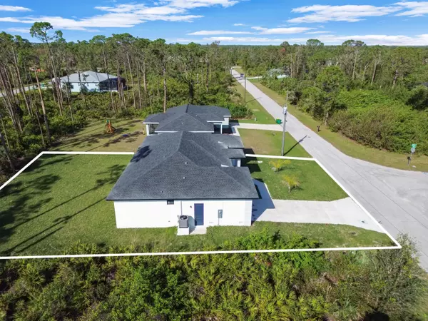 Port Charlotte, FL 33981,14059 Barbet LN