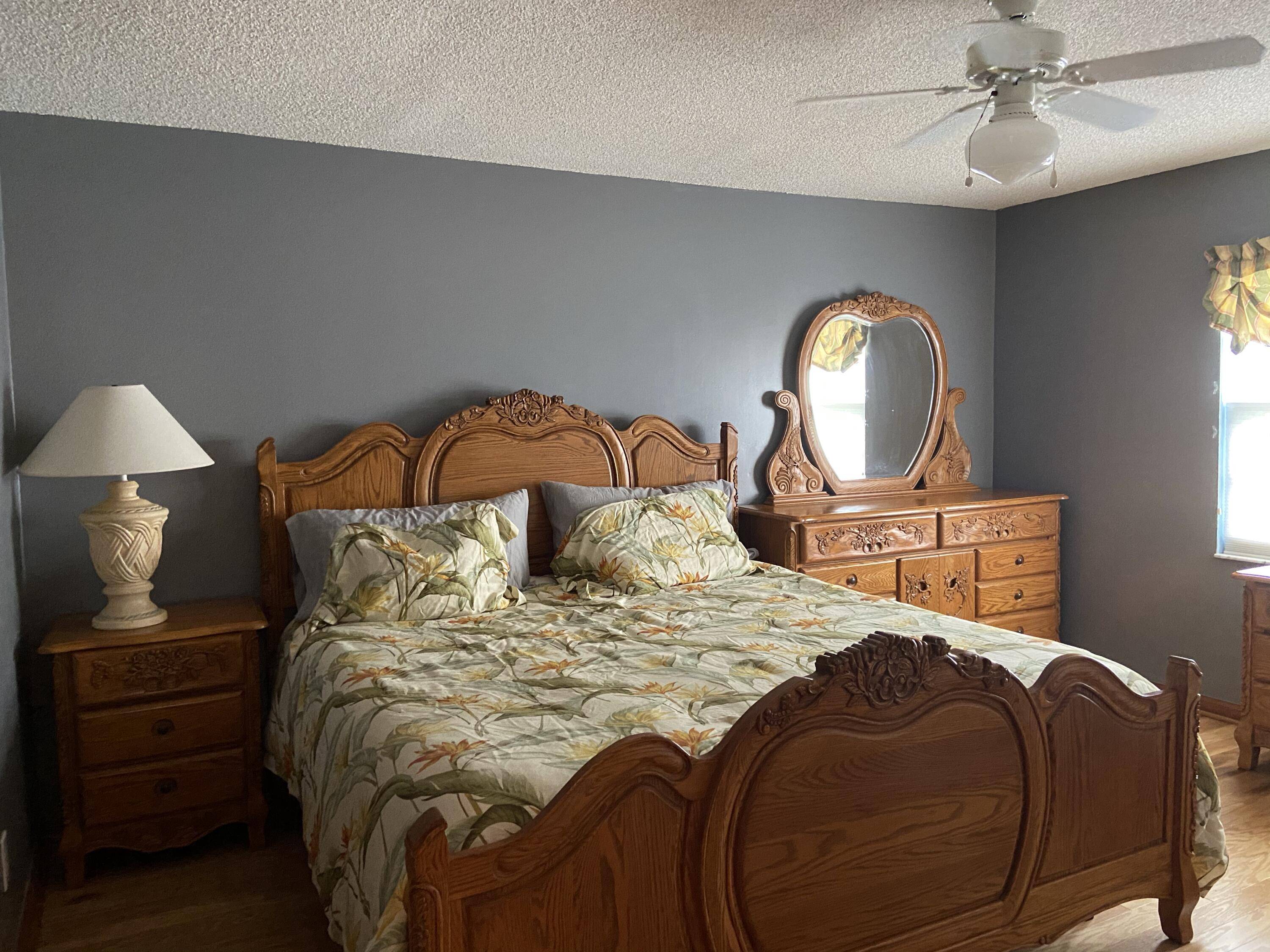 Fort Pierce, FL 34951,6004 Indrio RD 2