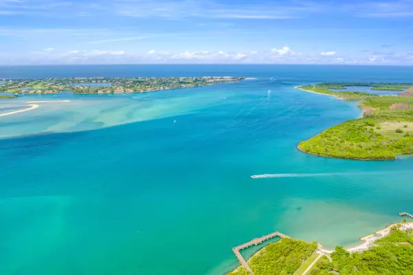 Stuart, FL 34997,5548 SE Schooner Oaks WAY