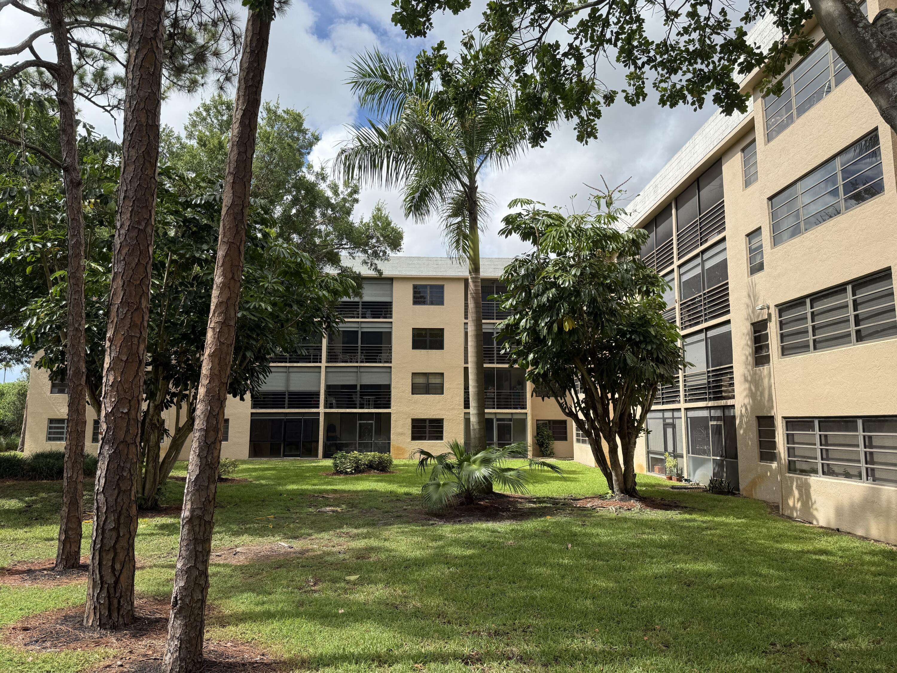 Lake Worth, FL 33467,4760 Lucerne Lakes BLVD 206
