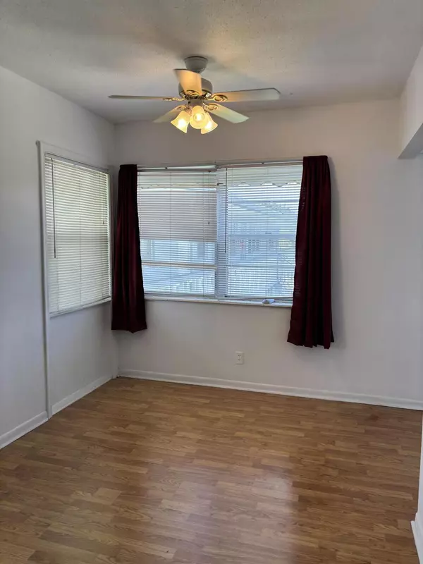 West Palm Beach, FL 33417,40 Waltham B