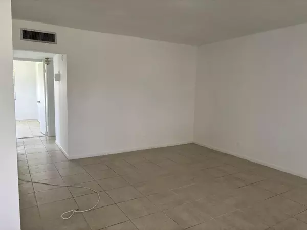 West Palm Beach, FL 33417,40 Waltham B