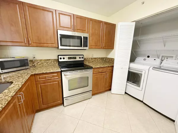 Dania, FL 33004,529 E Sheridan ST 2011