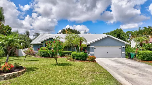 Port Saint Lucie, FL 34984,511 SE Berry AVE