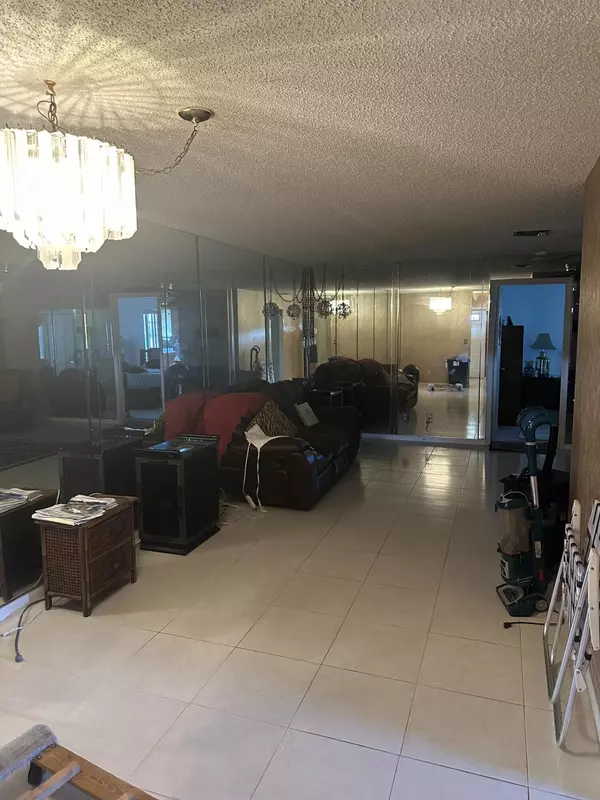 Fort Pierce, FL 34982,5796 Moss CT 7