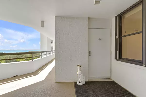 Jensen Beach, FL 34957,9650 S Ocean DR 1204