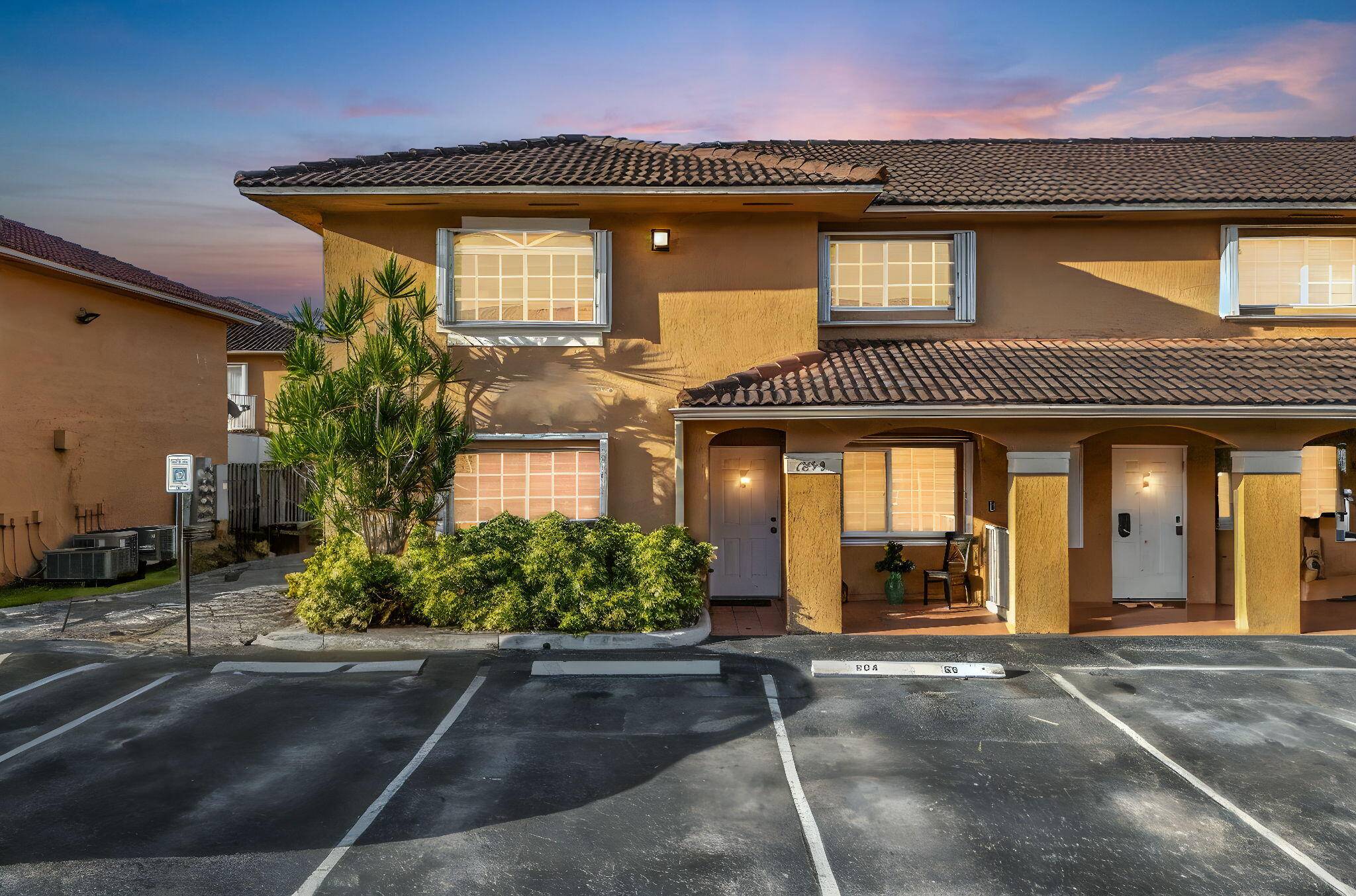 7853 W 36th AVE 104, Hialeah, FL 33018