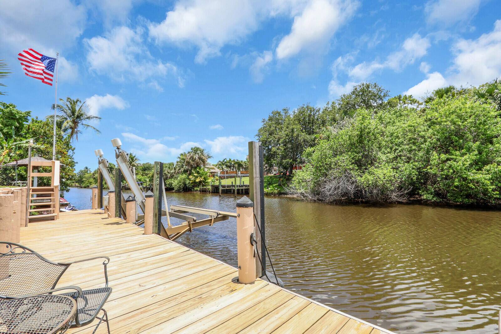 326 NE Surfside AVE, Port Saint Lucie, FL 34983