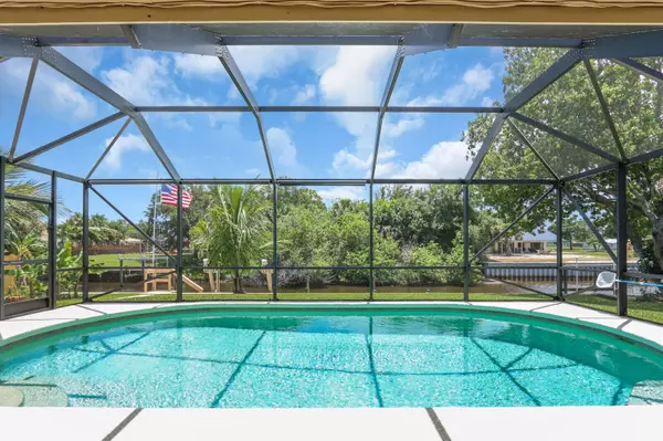 326 NE Surfside AVE, Port Saint Lucie, FL 34983