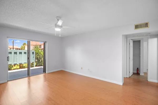 Stuart, FL 34994,950 S Kanner HWY D5