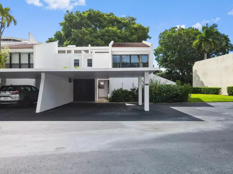 1900 Presidential WAY 1-F, West Palm Beach, FL 33401