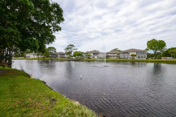 Port Saint Lucie, FL 34952,3 Lake Vista TRL 106