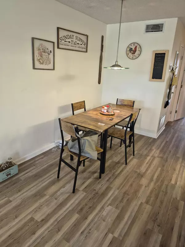 Vero Beach, FL 32962,108 Spring Lake CT 204