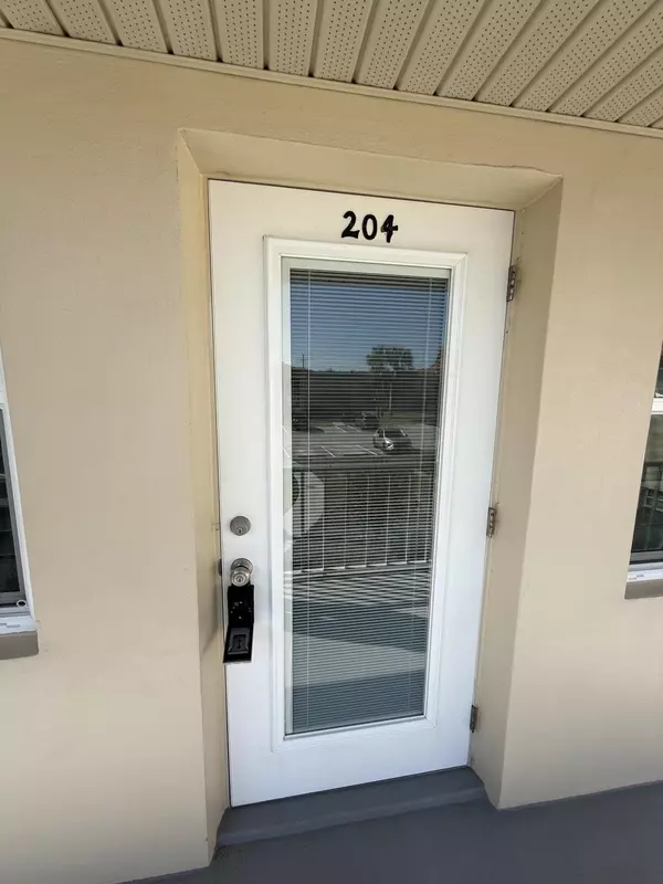 Vero Beach, FL 32962,108 Spring Lake CT 204