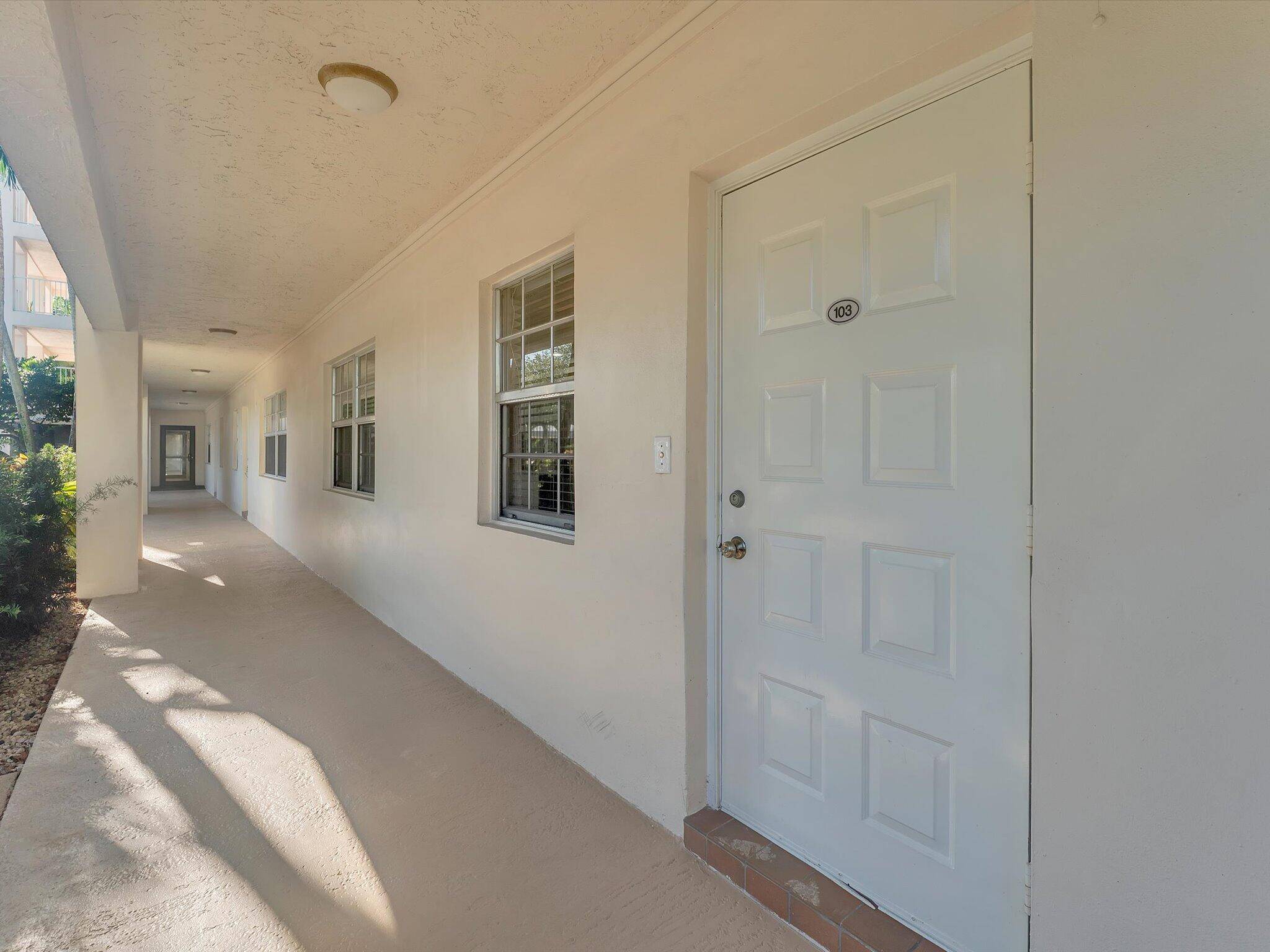 Pompano Beach, FL 33069,3510 Oaks WAY 103