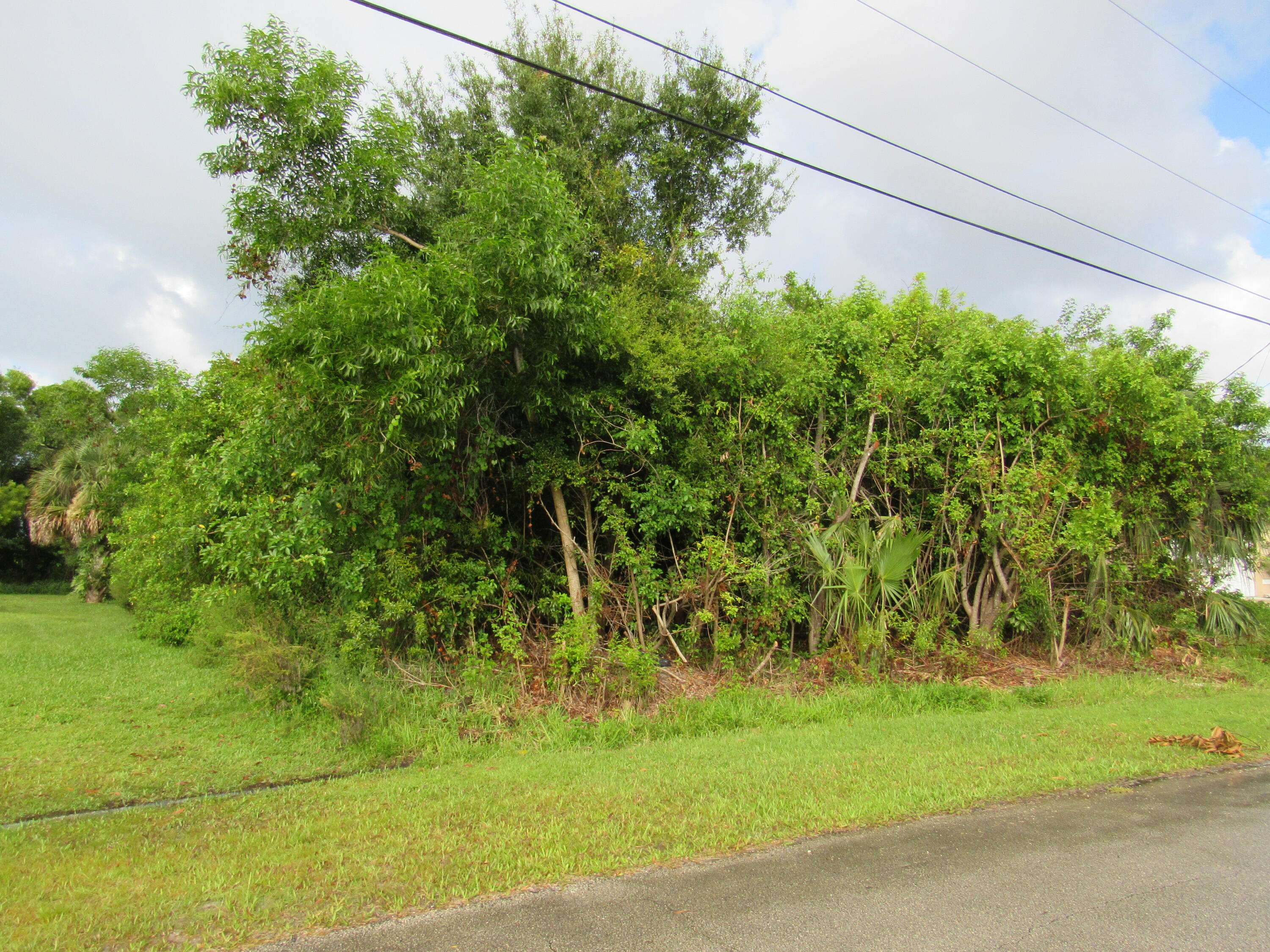 Port Saint Lucie, FL 34986,5246 NW East Piper CIR