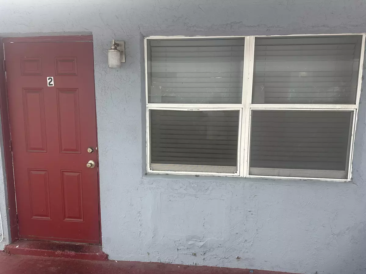 Riviera Beach, FL 33404,555 W 6th ST 2