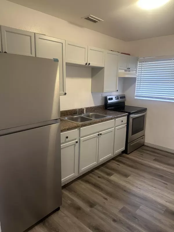 Riviera Beach, FL 33404,555 W 6th ST 2