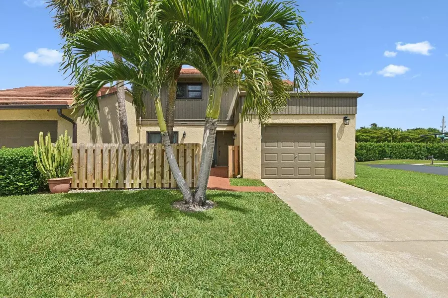 11063 Oakdale RD, Boynton Beach, FL 33437