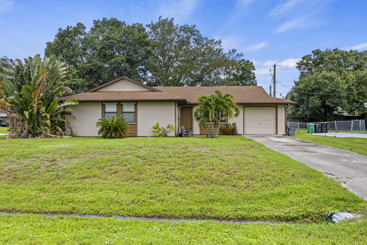 Port Saint Lucie, FL 34953,1882 SW Agnes ST