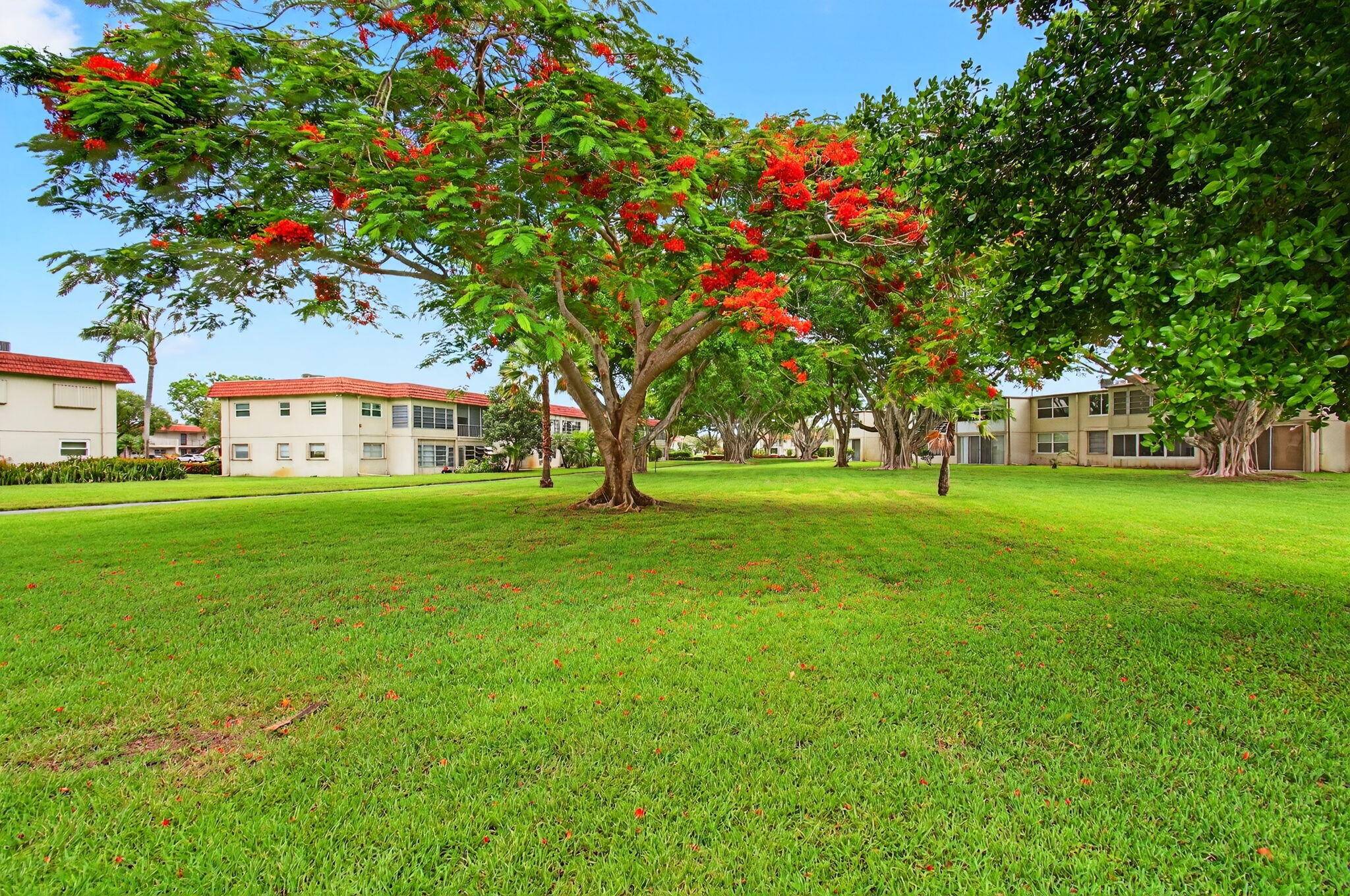 Delray Beach, FL 33446,16 Willowbrook LN 102
